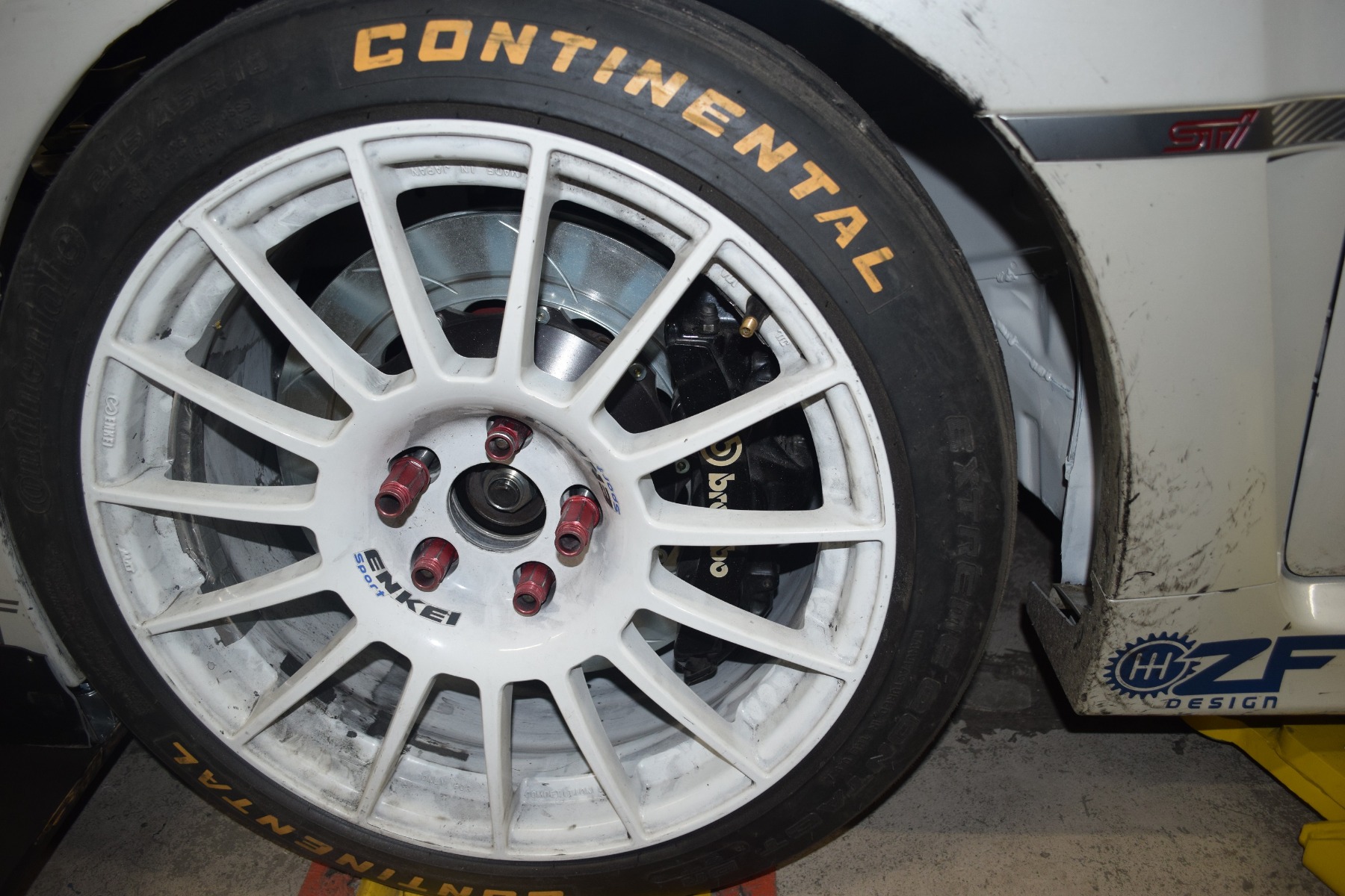 Brembo 6-Piston and Enkei RC-T4